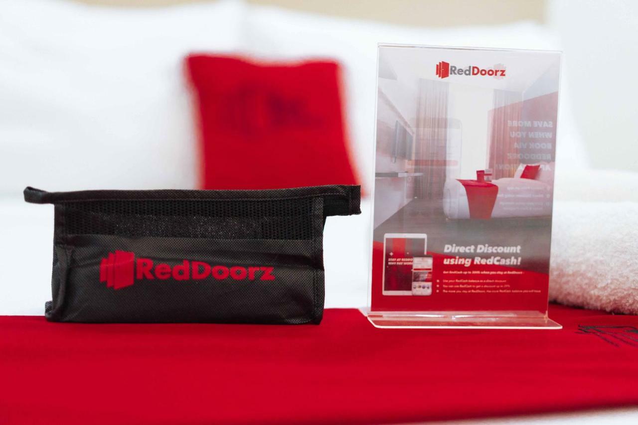 Reddoorz Plus Near Sm Lanang Davao Экстерьер фото